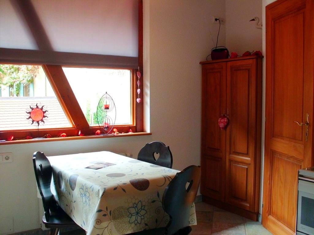 Gite Dans Cite Medievale Boersch Zimmer foto